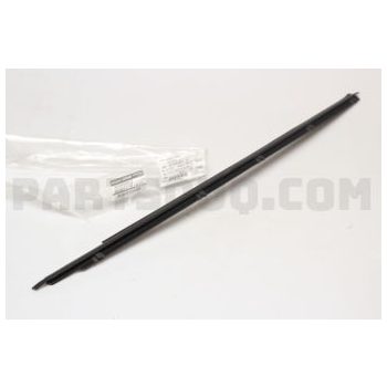   Venkovní odtok vody z okna, levý přední dveře, Nissan Patrol Y60