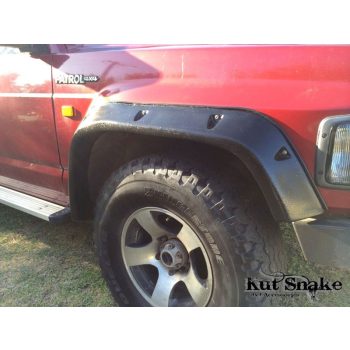   Plastové lemy blatníků Kut Snake pro Nissan Patrol Y60, Monster, 100 mm, přední sada